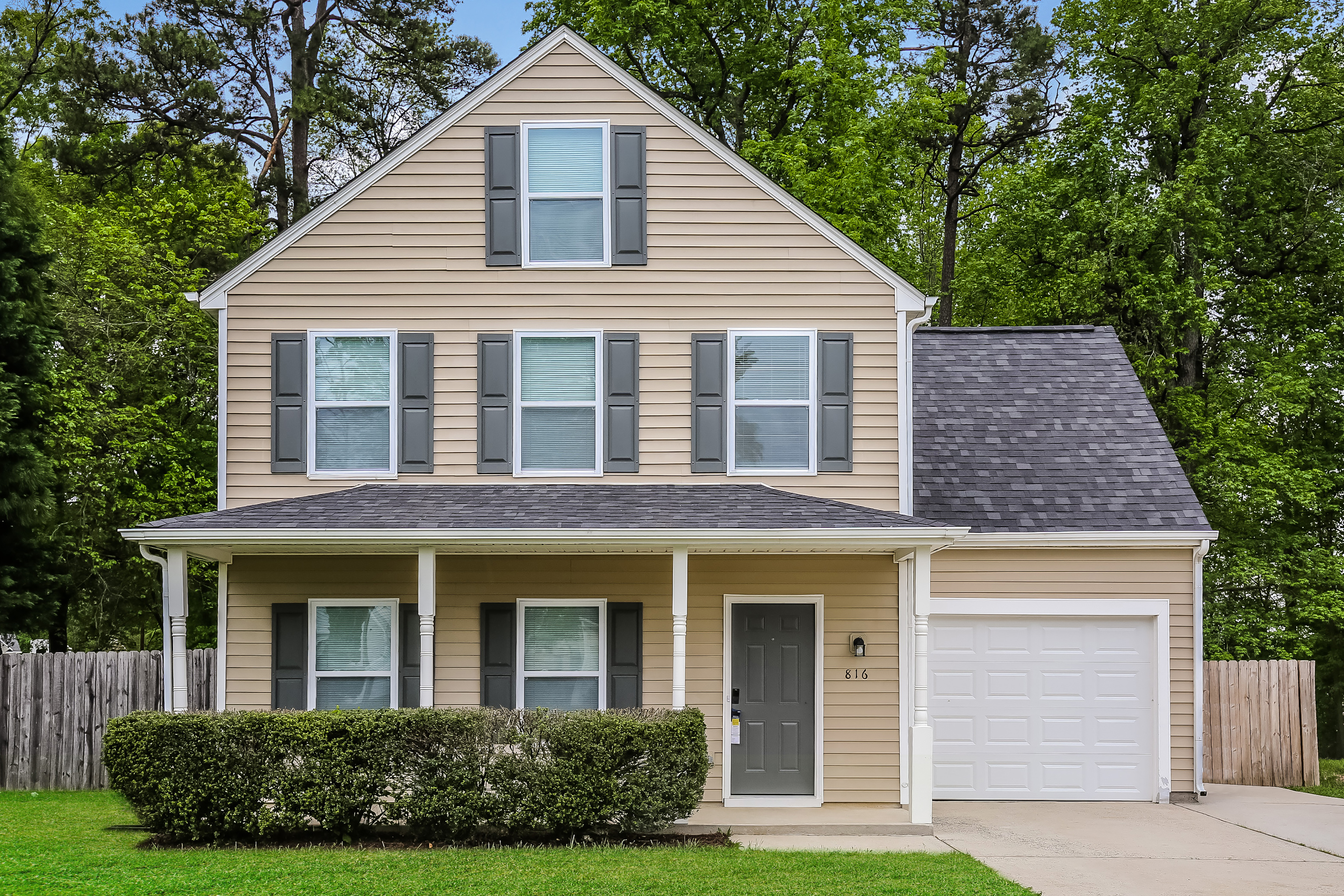 816 NESTLEWAY DR GREENSBORO, NC 27406